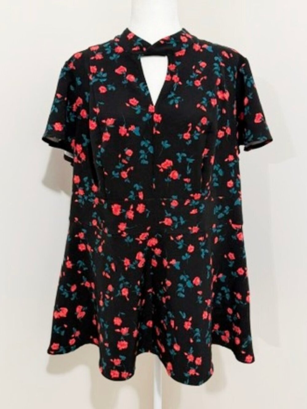Lane Bryant Lena Twisted Mock-Neck Top Black Red Floral Plus Size 18